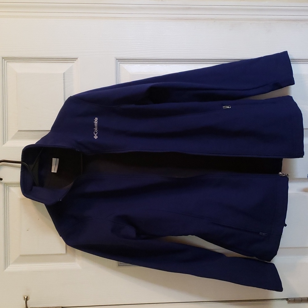 Lightweight water resistant Columbia jacket